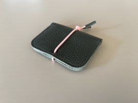 KNOT wallet mini - dark cedar leather - sot pink elastic