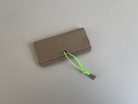 KNOT wallet wide - tree bark leather & neon green elastic