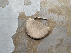 FLAT MOON purse - biscuit leather 