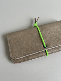 KNOT wallet wide - tree bark leather & neon green elastic