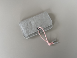 KNOT wallet - concrete leather & soft pink elastic