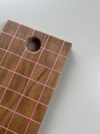 serving board 36 - pink grid