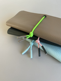 KNOT wallet wide - tree bark leather & neon green elastic