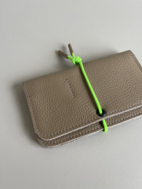 KNOT wallet - tree bark leather & neon green elastic