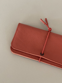 KNOT wallet wide - brick leather