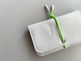 KNOT wallet - cloud leather & neon green elastic