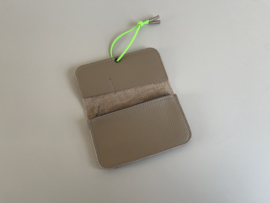 KNOT wallet - tree bark leather & neon green elastic