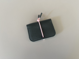 KNOT wallet mini - dark cedar leather - sot pink elastic