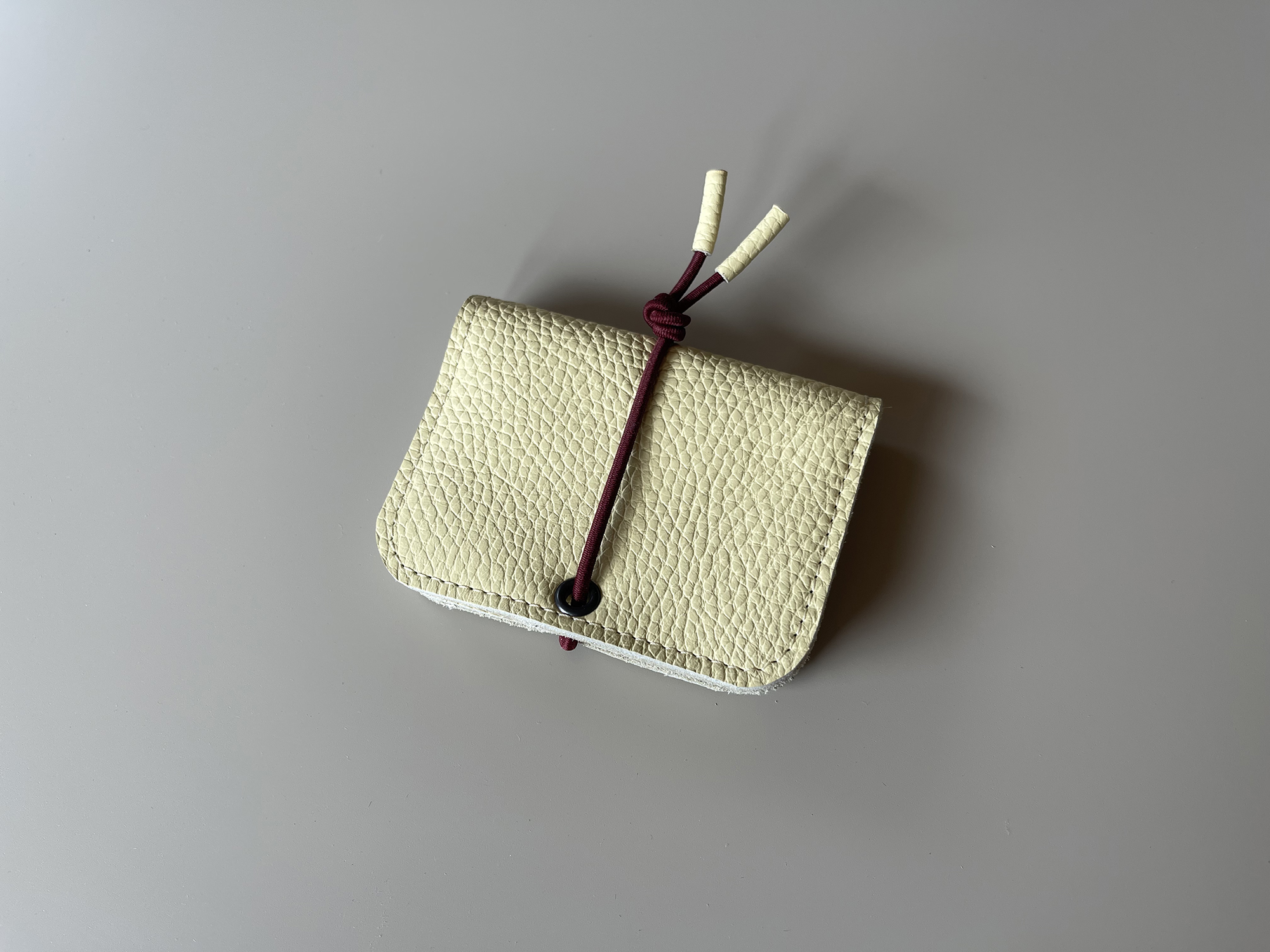 KNOT wallet mini - butter leather & burgundy elastic