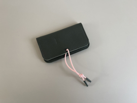 KNOT wallet - dark cedar leather & pink elastic