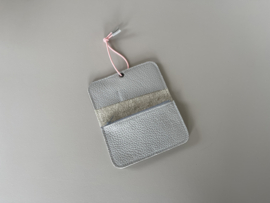 KNOT wallet - concrete leather & soft pink elastic