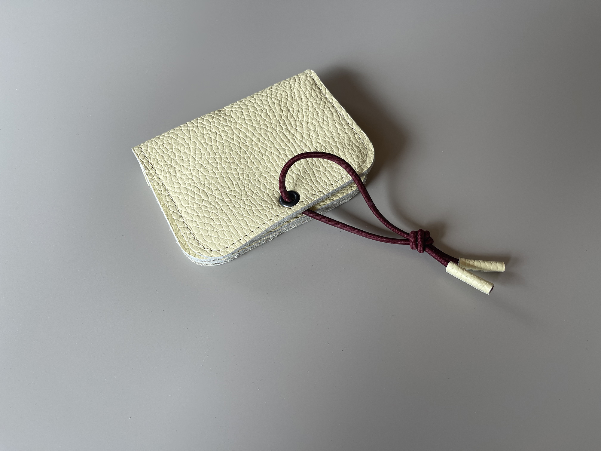 KNOT wallet mini - butter leather & burgundy elastic