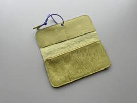 KNOT wallet wide - pistachio leather - lilac elastic cord
