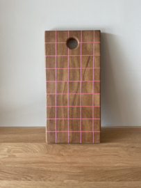 serving board 36 - pink grid