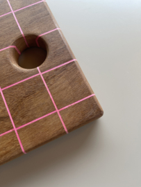 serving board 36 - pink grid