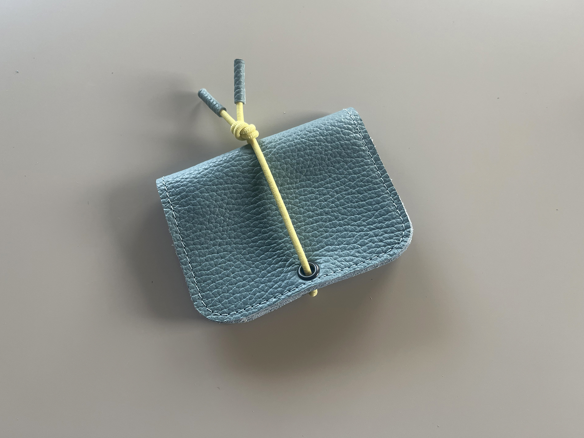 KNOT wallet mini - mist leather & soft yellow elastic