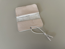 KNOT wallet - shell leather & elastic