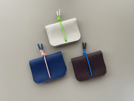 KNOT wallet mini - cloud leather & neon green elastic cord