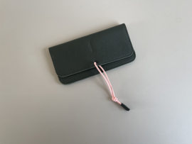 KNOT wallet wide - dark cedar leather & pink elastic