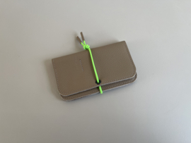 KNOT wallet - tree bark leather & neon green elastic