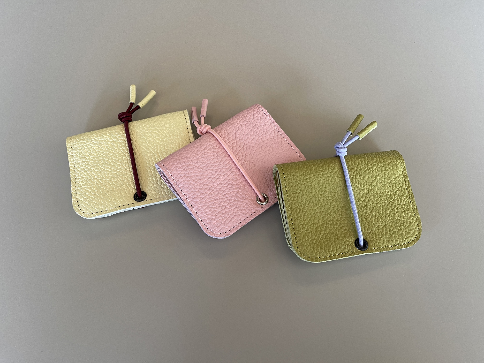 KNOT wallet mini - butter leather & burgundy elastic