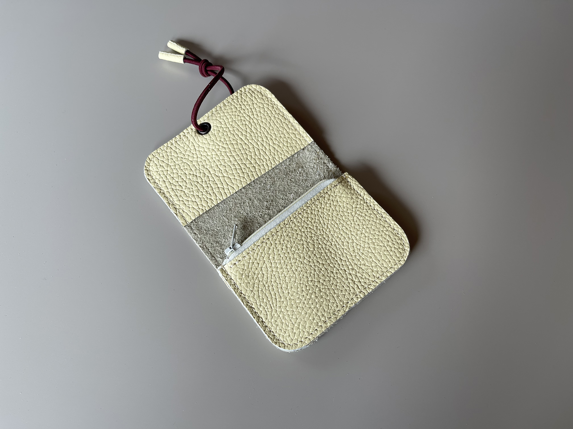 KNOT wallet mini - butter leather & burgundy elastic