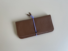 KNOT wallet wide - hazelnut leather & lilac elastic