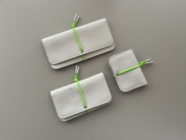 KNOT wallet mini - cloud leather & neon green elastic cord