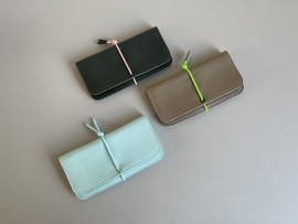 KNOT wallet wide - tree bark leather & neon green elastic