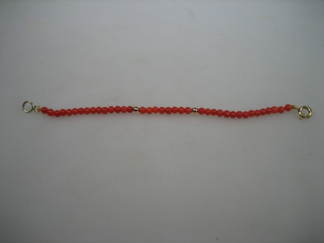 Antiek Baby Armbandje met Bloedkoralen & gouden balletjes met goud kapittelstokje