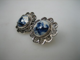 Zilveren Broche met twee windmolens Delfts Blauw uit ca.1928