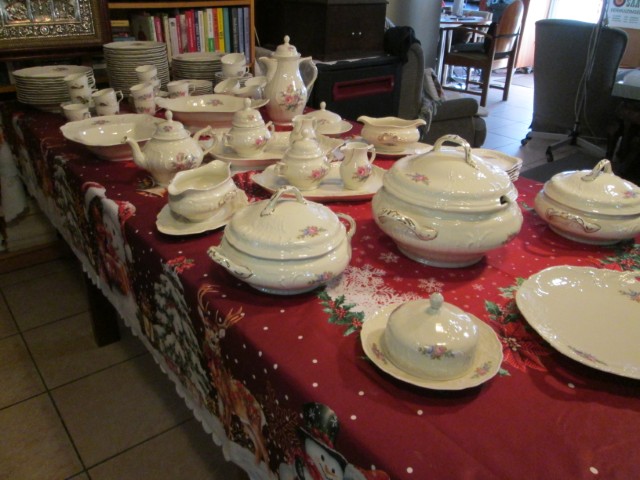 Rosenthal uitgebreid prachtig oud servies compleet van bekende Nederlander