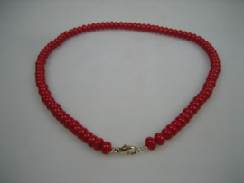 Rood collier van natuurlijke versteend materiaal uit Idar Oberstein
