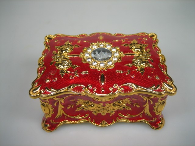 Luxe Sieraden Box Rood geëmailleerd met goudkleurige versieringen