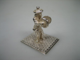 Zilveren Miniatuur als Muzikant Bekkenspeler uit ca. 1979