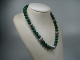 Antiek Malachiet collier met zilver uit eigen slijperij en polijst afdeling