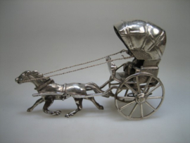 Zilveren oude miniatuur Rijtuig met man en paard uit 1976