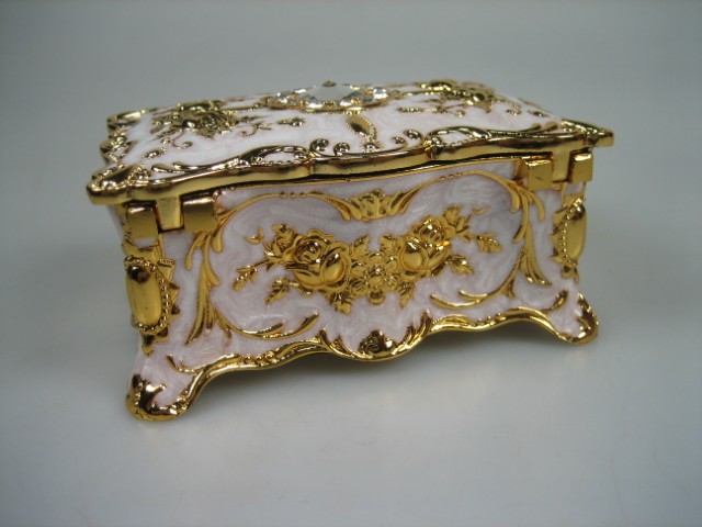 Luxe Sieraden Box Wit geëmailleerd met goudkleurige versieringen Nieuw