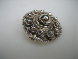 Vintage ronde zilveren broche Zeeuwse knop