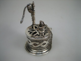Zilveren Miniatuur Waterput met Beweegbare Pomp uit ca. 1966