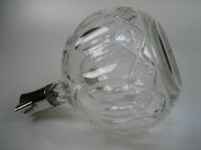 Zeldzaam Antieke likeur kristal karaf met zilveren met zilveren montuur uit ca. 1900