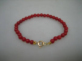 Antieke Bloedkoralen Baby Armbandje met Gouden veerring