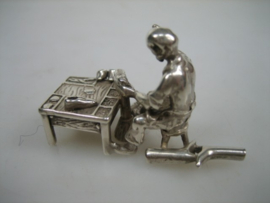 Miniatuur Zilver Schoenmaker | Antiekjuwelier | Antiek & Oud Zilver uit 1964