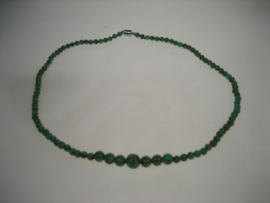 Antiek gemêleerd Agaat collier met magneetsluiting