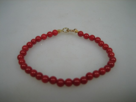 Antieke Bloedkoralen Baby Armbandje met Gouden veerring