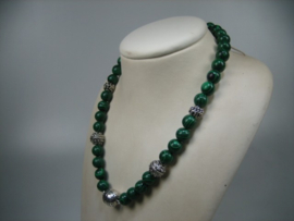 Antiek Malachiet collier met zilver uit eigen slijperij en polijst afdeling