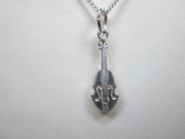Zilveren Cello als bedelhanger met collier