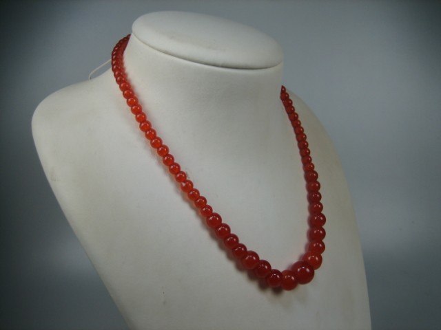 Prachtig rond geslepen Agaat ketting aflopend met stersluiting