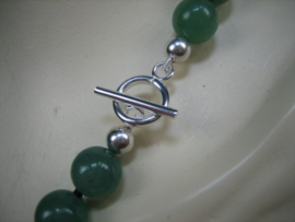 Edelsteen colliers uit eigen Import en geheel in onze ateliers bewerkt