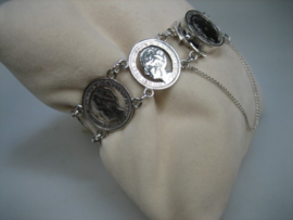 Koningin Wilhelmina zilveren dubbeltjes armband uit het jaar 1941